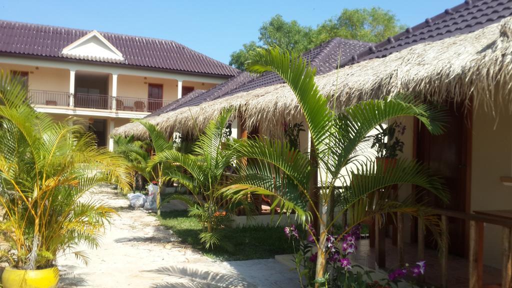 The Moonflower Bungalow Ξενοδοχείο Σίχανουκβιλ Εξωτερικό φωτογραφία