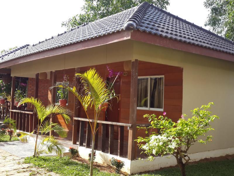 The Moonflower Bungalow Ξενοδοχείο Σίχανουκβιλ Εξωτερικό φωτογραφία