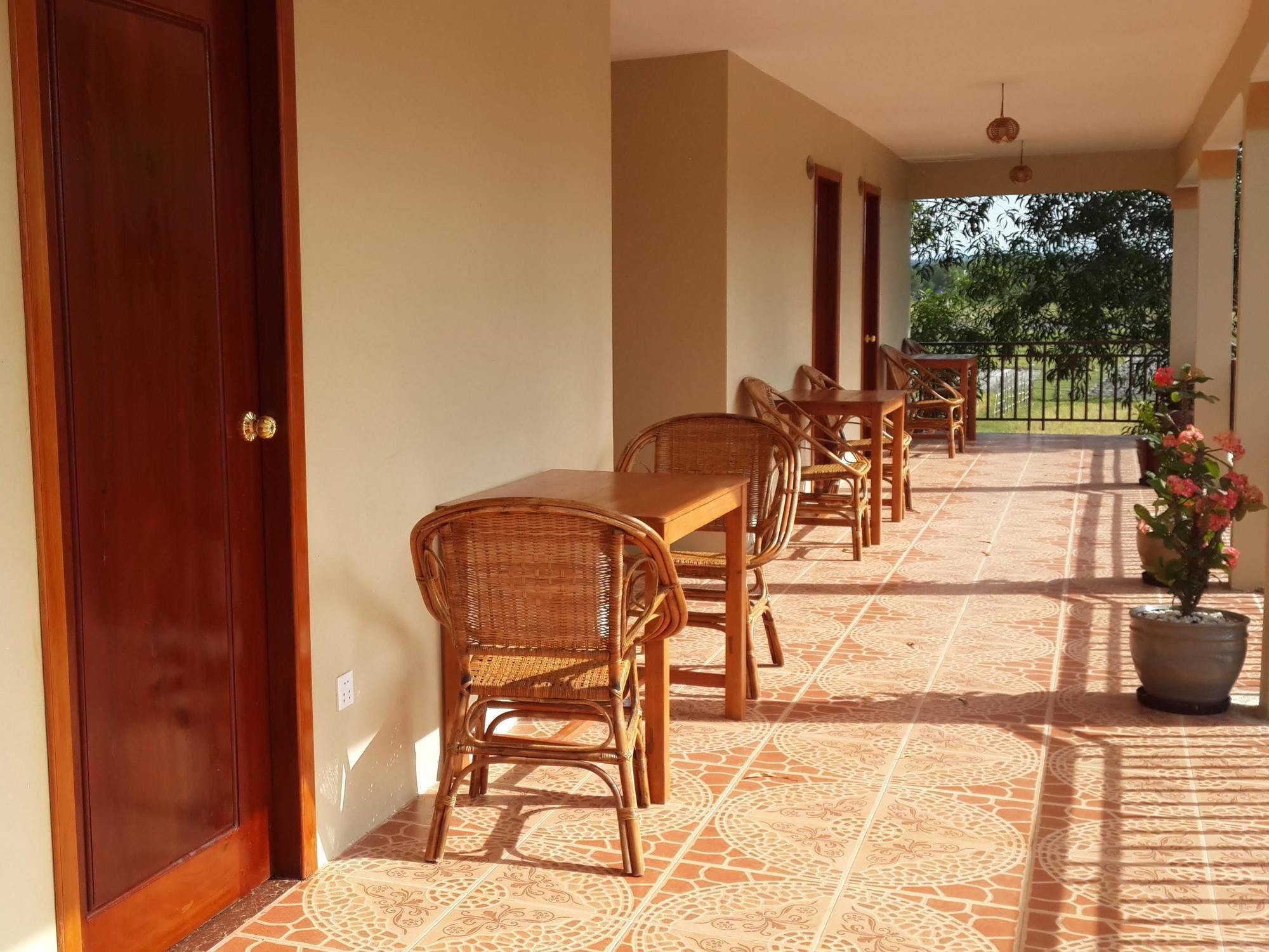 The Moonflower Bungalow Ξενοδοχείο Σίχανουκβιλ Εξωτερικό φωτογραφία